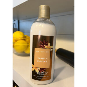 New Bath & Body Works Vanilla Blooms Moisturizing Conditioner